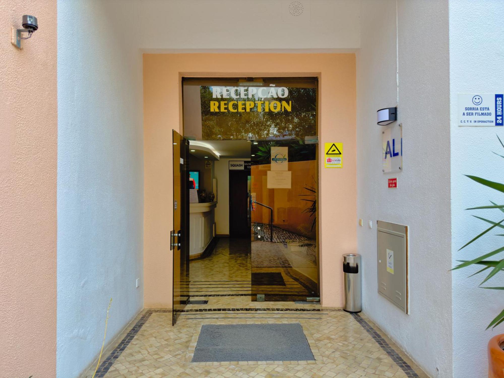 Squash Club Apartamentos Portimão Extérieur photo